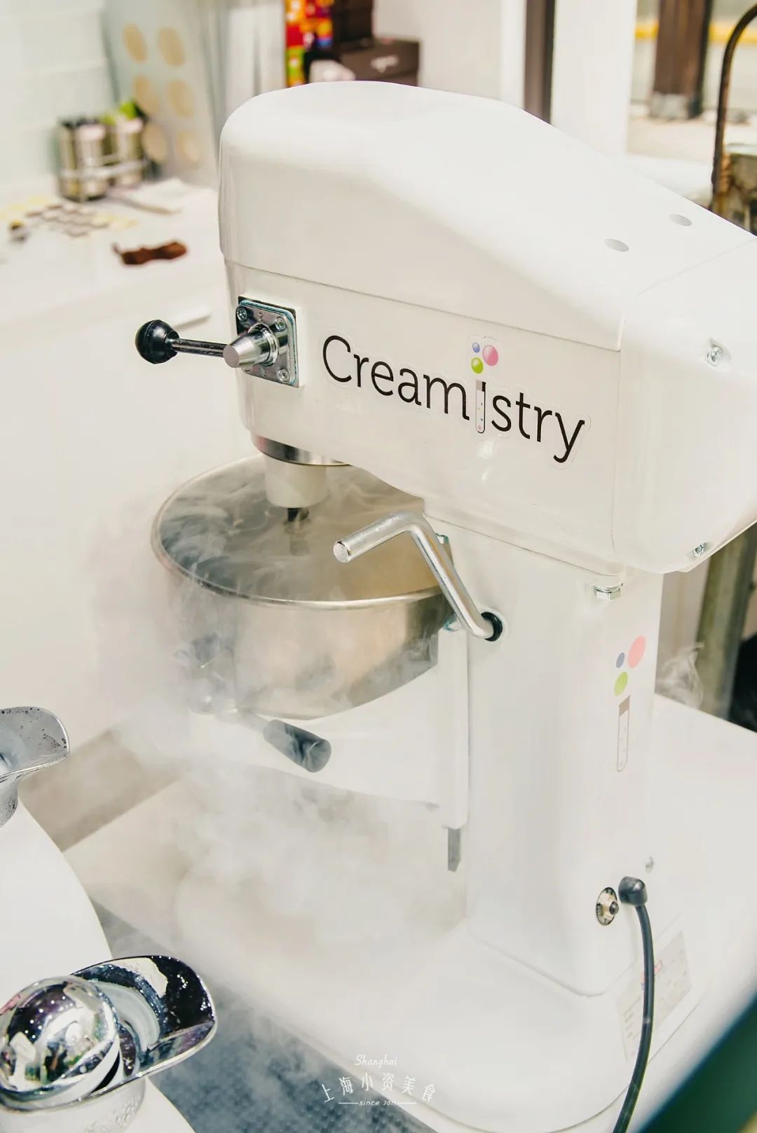 最近特火奶油冰淇淋,液氮网红冰淇淋