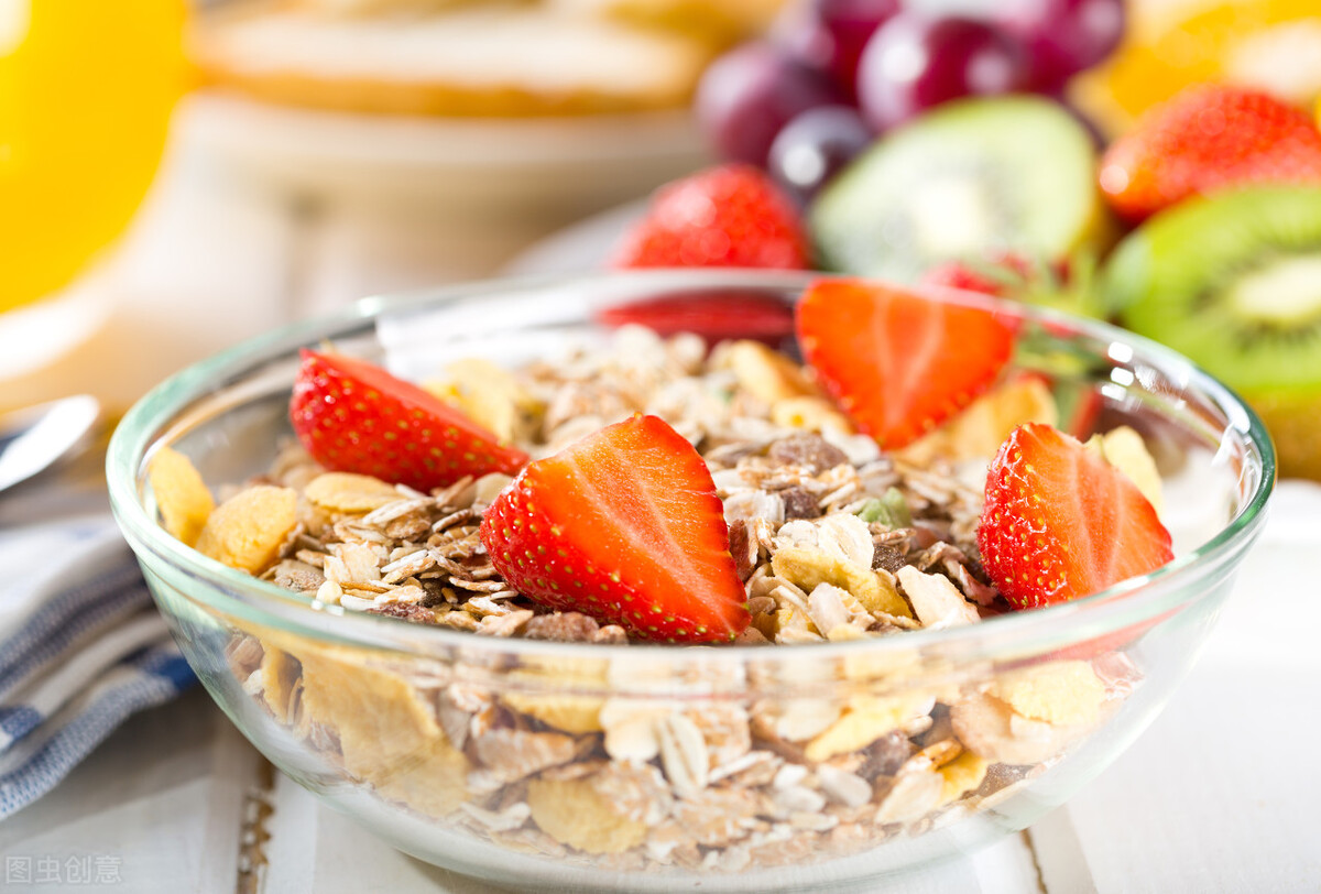 农村夫妻开早餐店年赚100万,90后小伙开早餐店