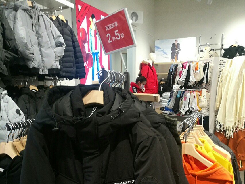 冷清清的商场现状,冷清依旧的商场