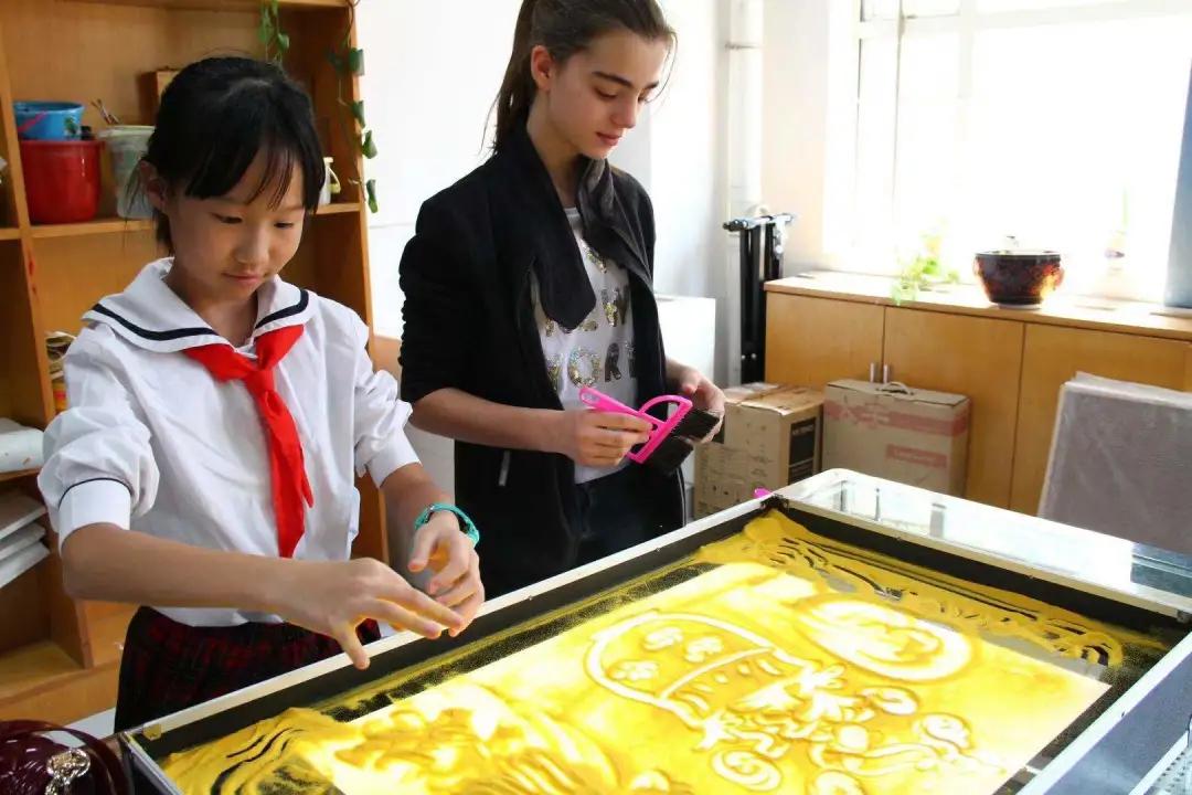 南山有一所“宝藏”学校，师生在“南海”立德启航