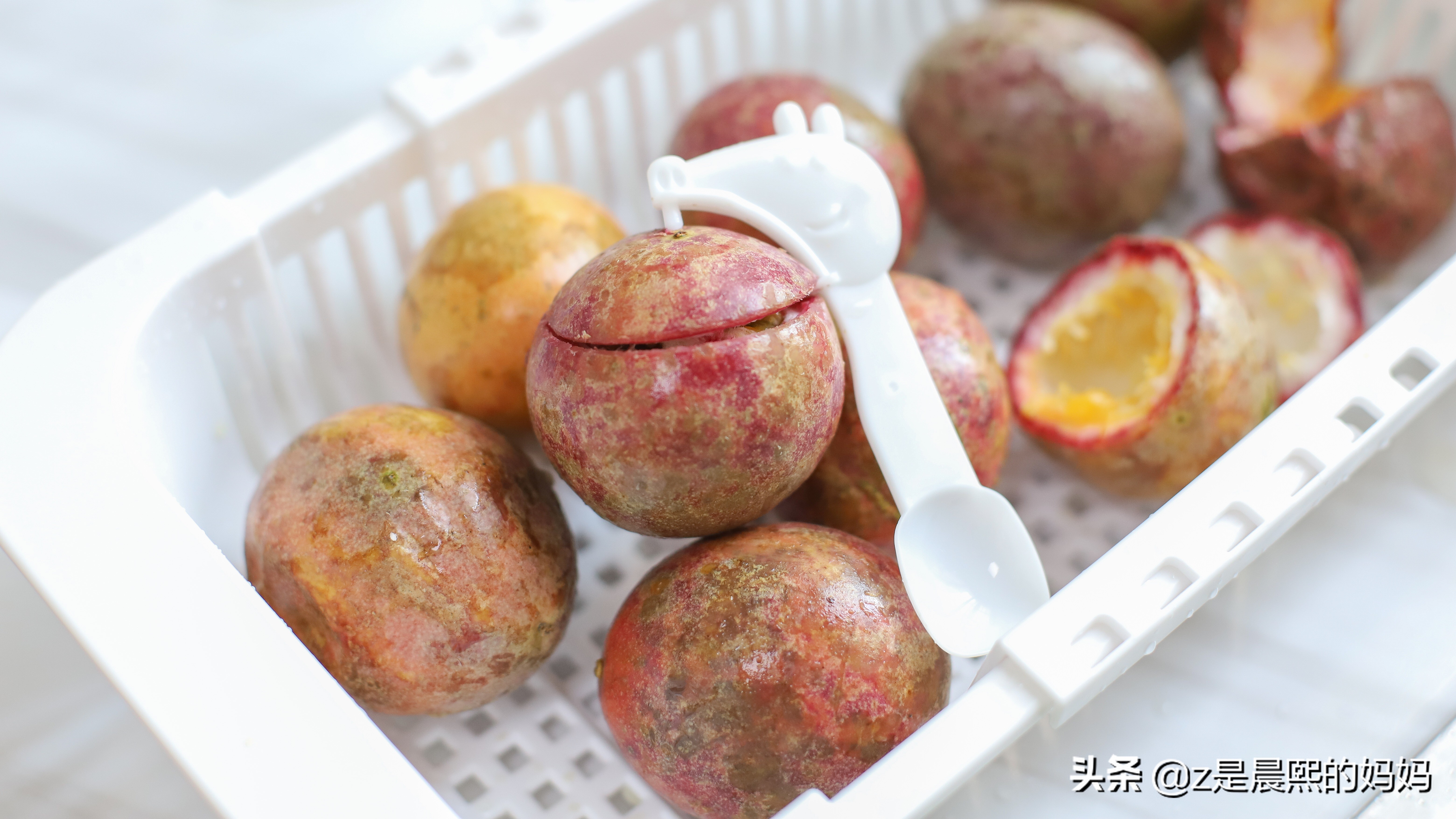 vc柠檬百香果,用柠檬和百香果怎么做果汁美白