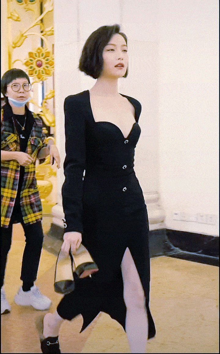 为何剪短发那么减龄时尚,为什么剪短发显老扎起来显小