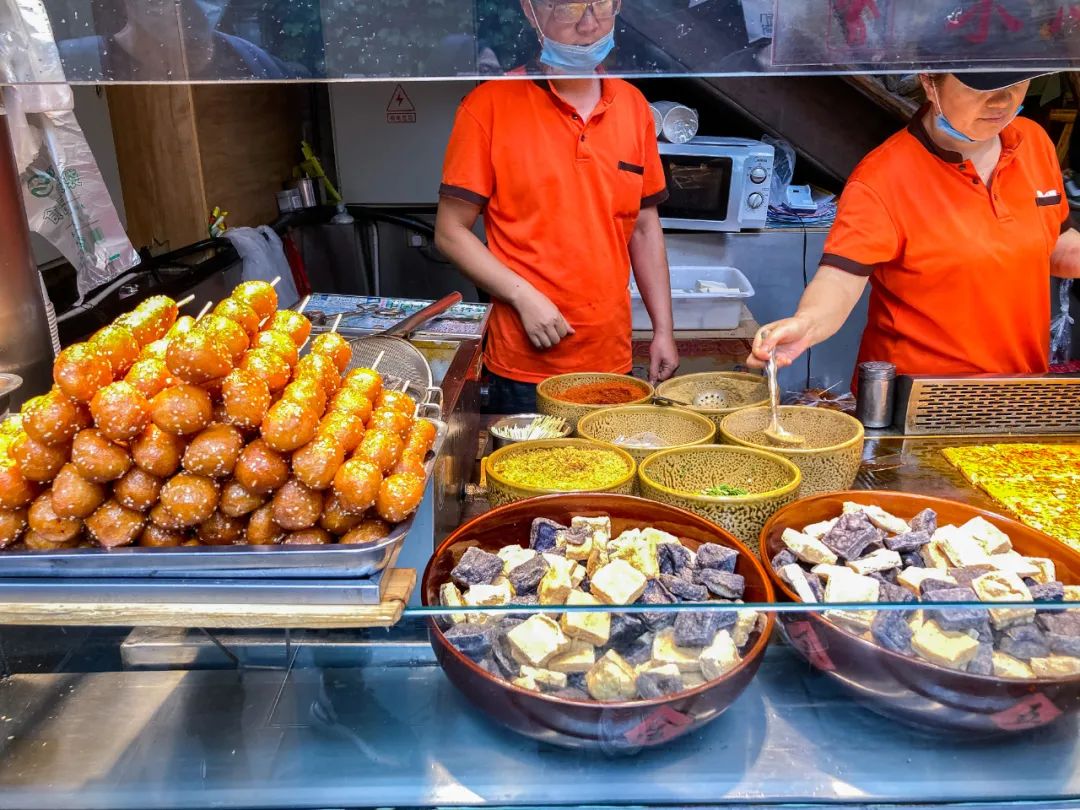 成都美食游最佳攻略,在成都不吃辣应该怎么享用美食