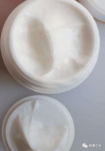 药店白色护肤霜,药店白色的软膏