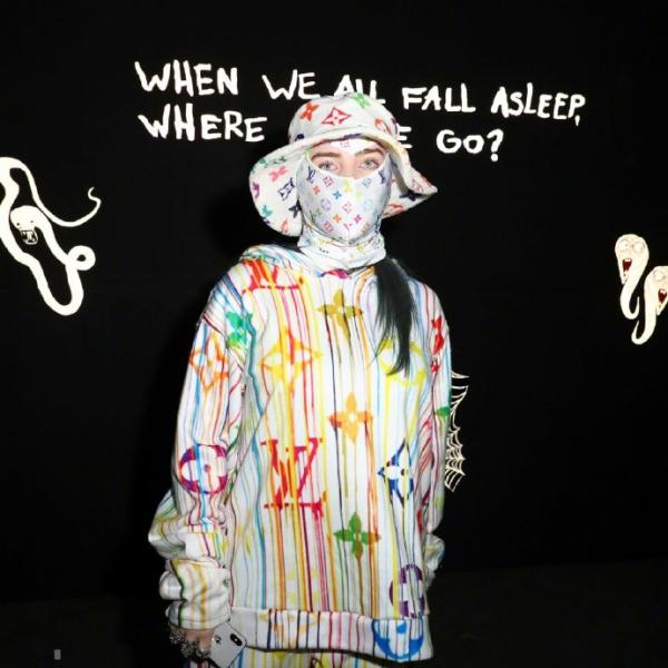 17岁少女有可能会超越LadyGAGA，2019最強乐坛新人怪奇比莉是谁