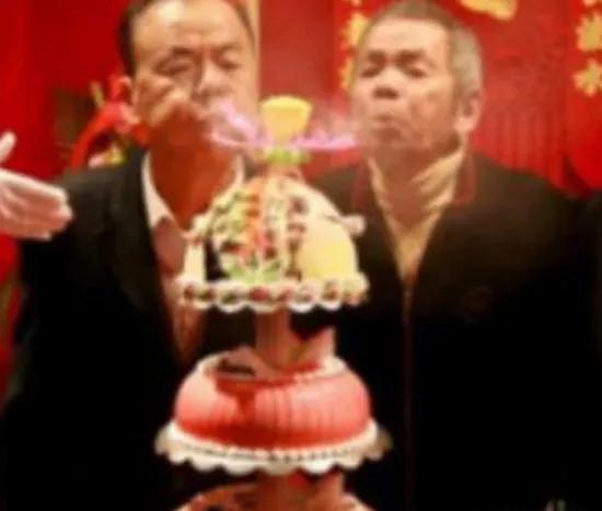 给高寿老人过生日有什么影响,老人过高寿生日有什么讲究