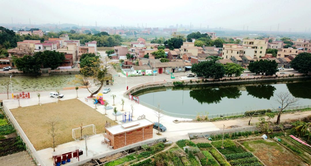 拥最美河滨与人行道，来狮山镇象岭村叹生态慢生活