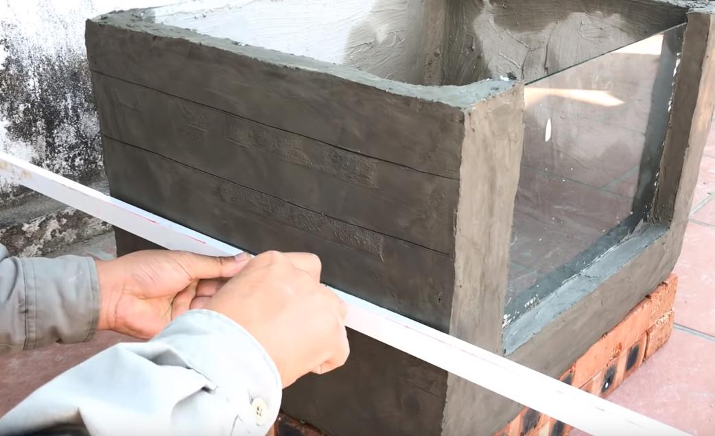 在家自做泡沫箱鱼缸,泡沫箱制作鱼缸养鱼