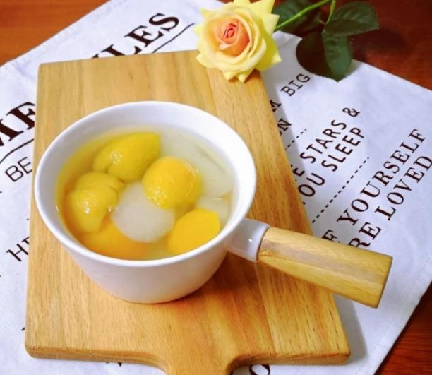 嗓子干痒咳嗽小妙招雪梨,枇杷雪梨汤的做法止咳一天喝几次