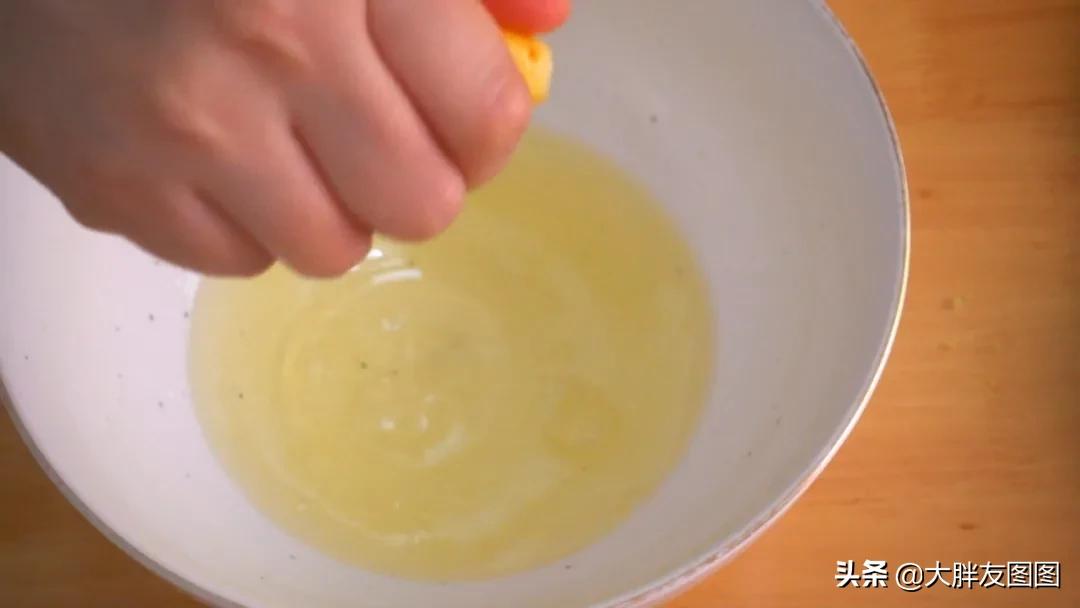 酸奶蛋糕制作教程零基础,比豆腐脑还嫩滑的酸奶蛋糕