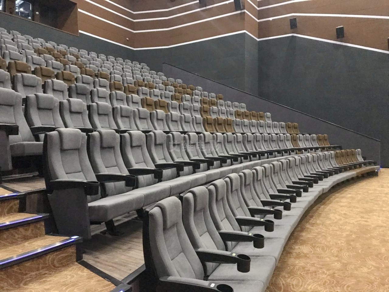 看电影如何选座？这些“皇帝位”一定要记得