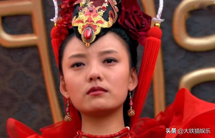 这4位女星太难了！被一位女配艳压不算啥，个个女配都吊打才尴尬