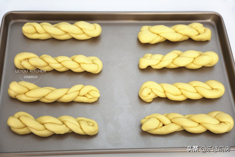 酥脆的麻花怎么和面做,和麻花一样的面包