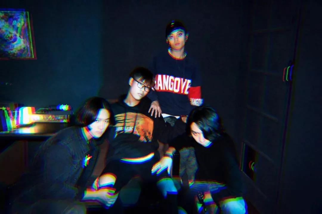 上海草莓基地挖草莓苗,超级草莓上海