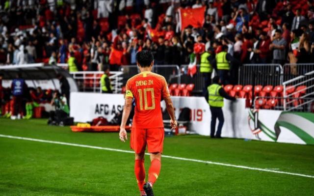 这位39岁国足老将哭的那一瞬间，多少球迷为之流泪，他真的尽力了