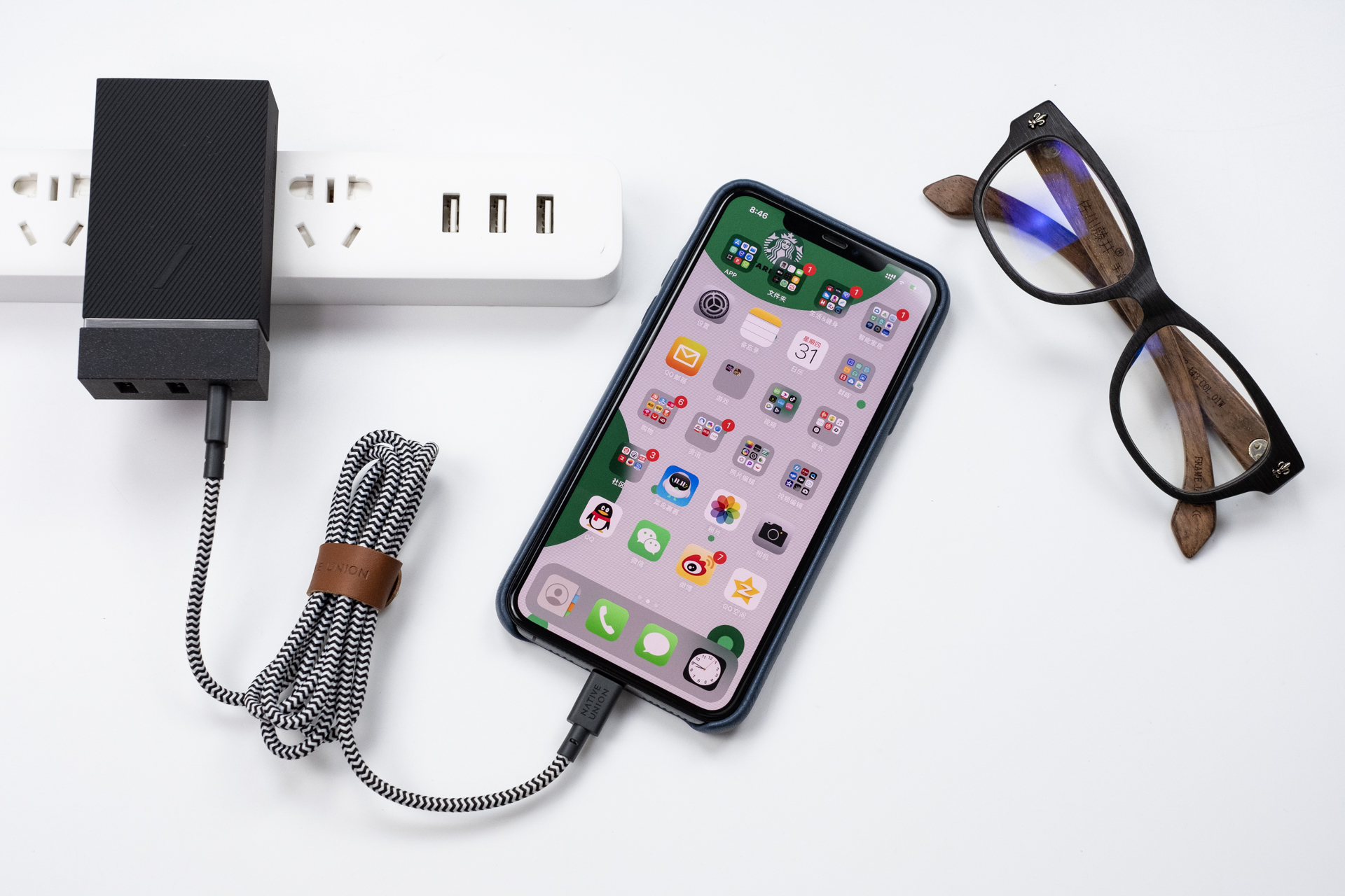 苹果官方体验店设计,苹果公司最具特点的专卖店设计