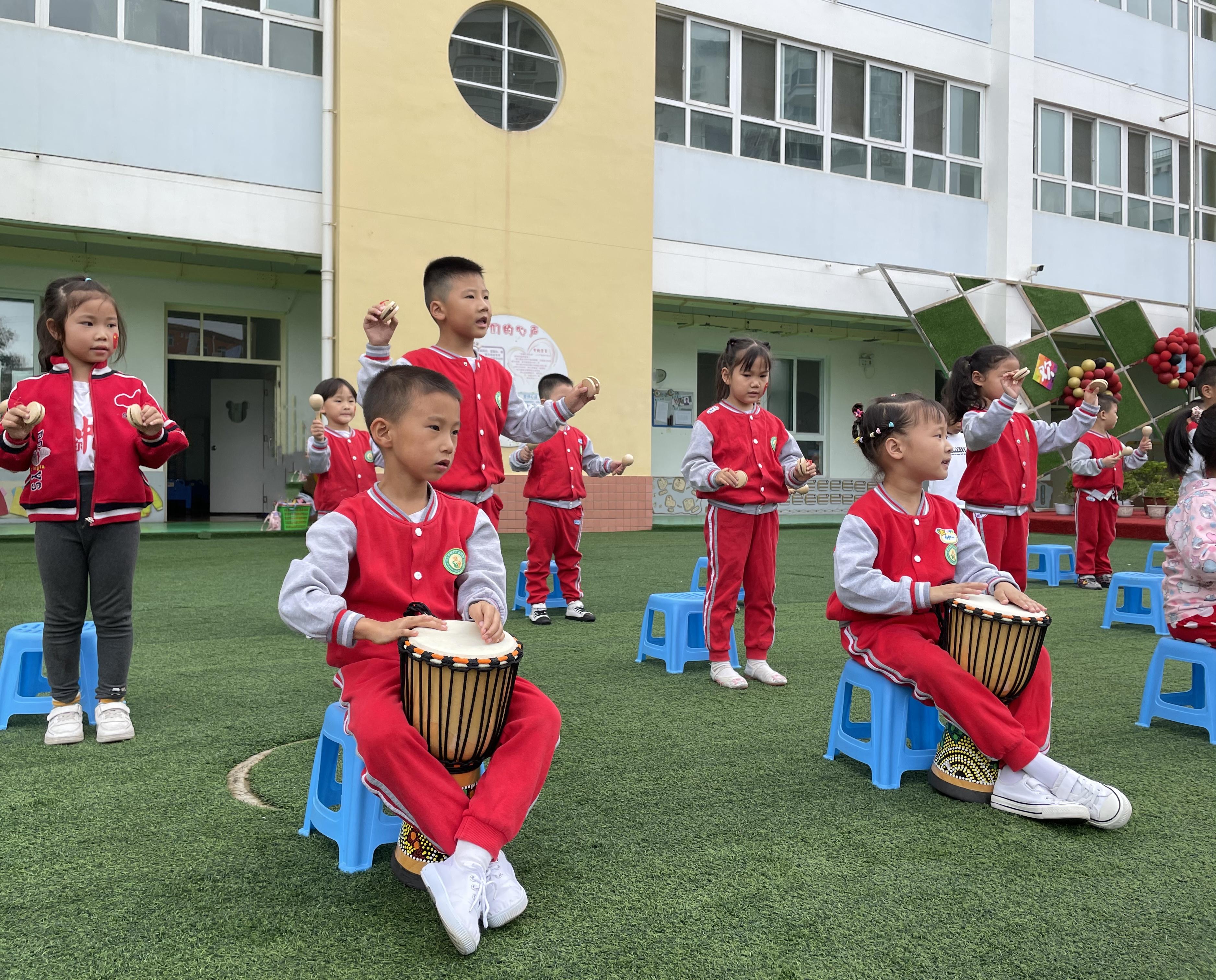 幼儿园中班童心迎国庆节巧手绘中国,童心童绘迎国庆节幼儿园