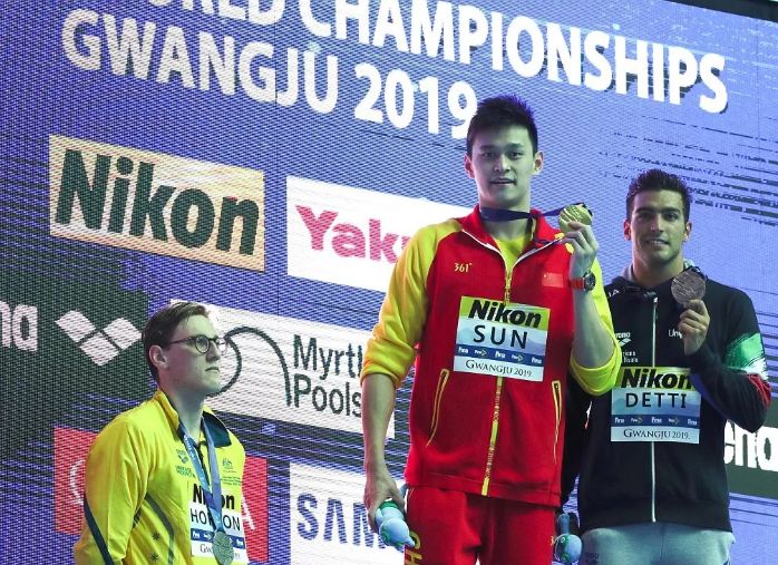 孙杨*药嗑**，尿是紫色的？loser万年老二也敢叫板！去你哔哔哔