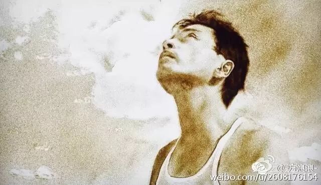 90后小伙手掌画画惊艳众人,神仙手男