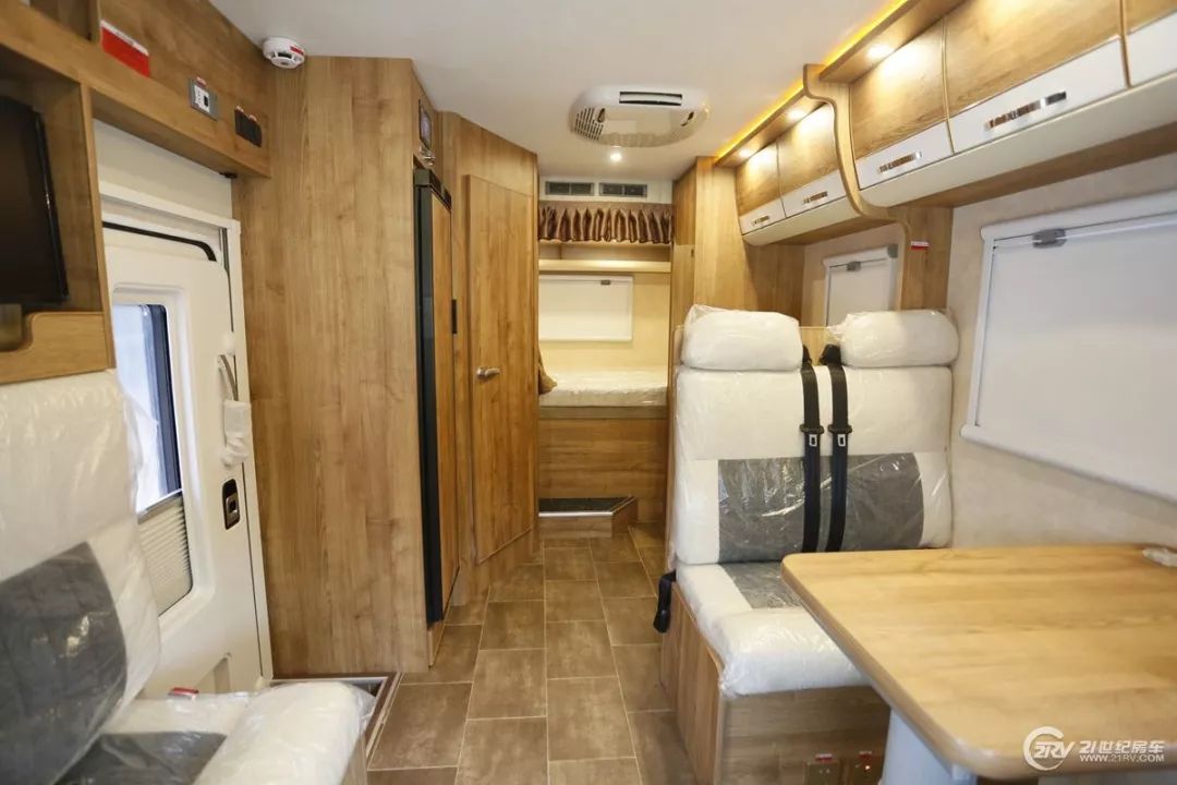 新款依维柯欧胜ad02后拓展房车,手动挡依维柯欧胜拓展房车大全