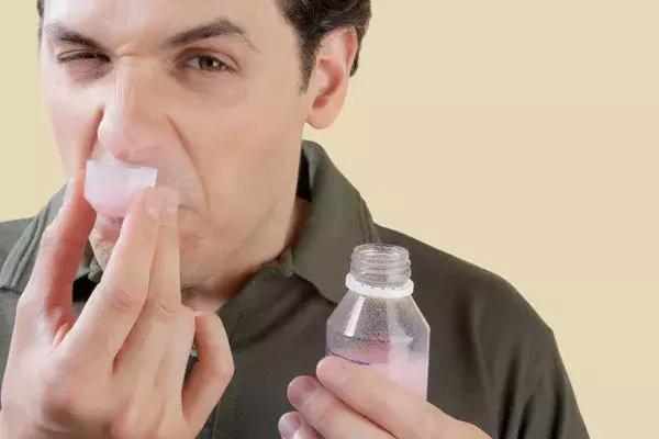 藿香正气水泡澡有治感冒的作用吗,藿香正气水功效与作用能治脚气吗