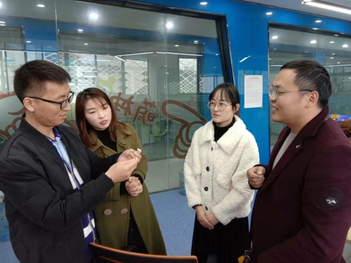 创业故事分享夫妻,创业故事夫妻俩努力工作