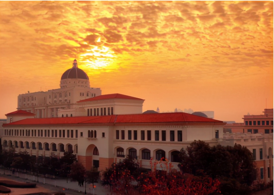 新闻播报主持人专业就业前景,央视主持毕业生就业