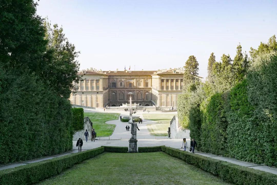 真美女，捐出千亿家产，成就世界顶级博物馆，稀世珍宝对全球开放