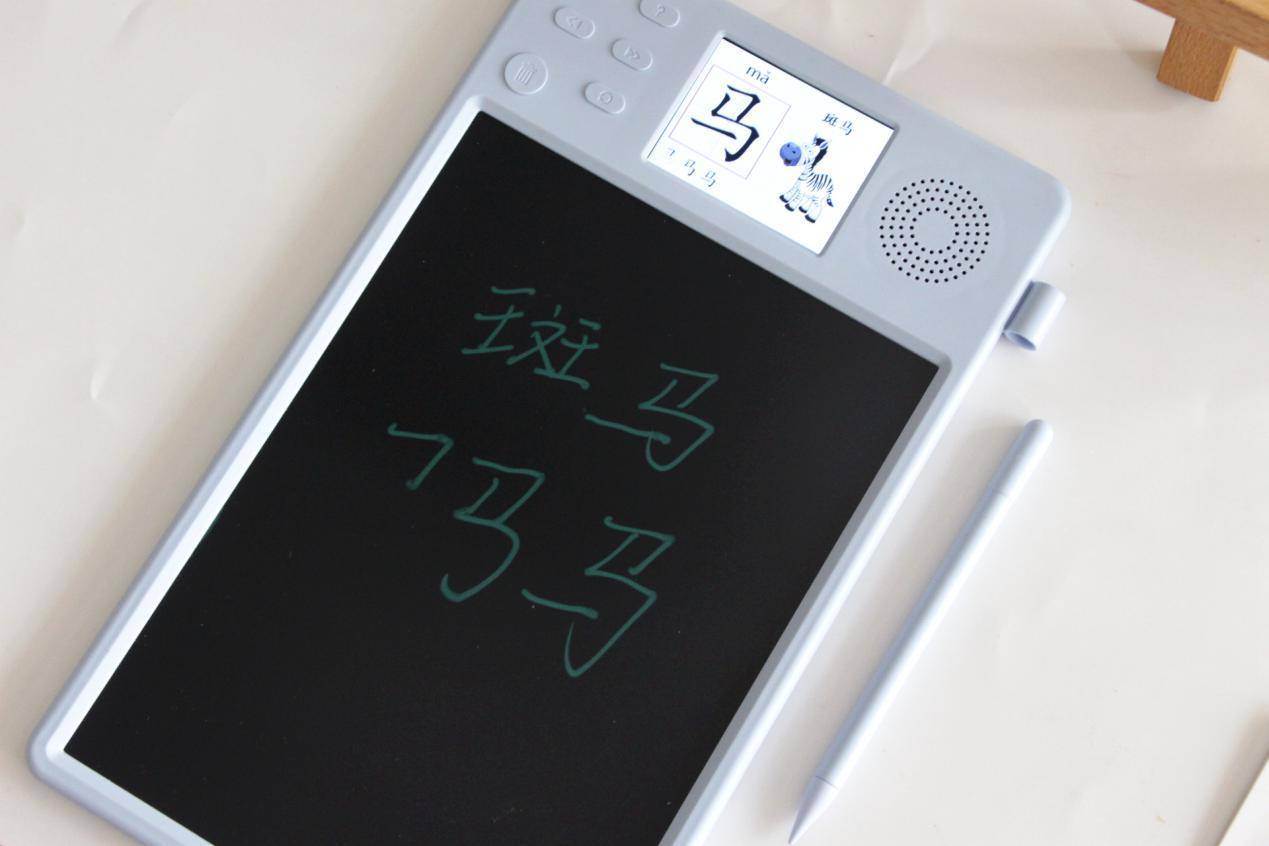 小寻智能画板哪个款功能更多,小寻画板和tintzone