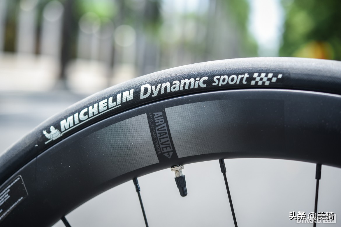 入门碳纤维公路车和顶级铝公路车,kootu碳纤维公路车测评