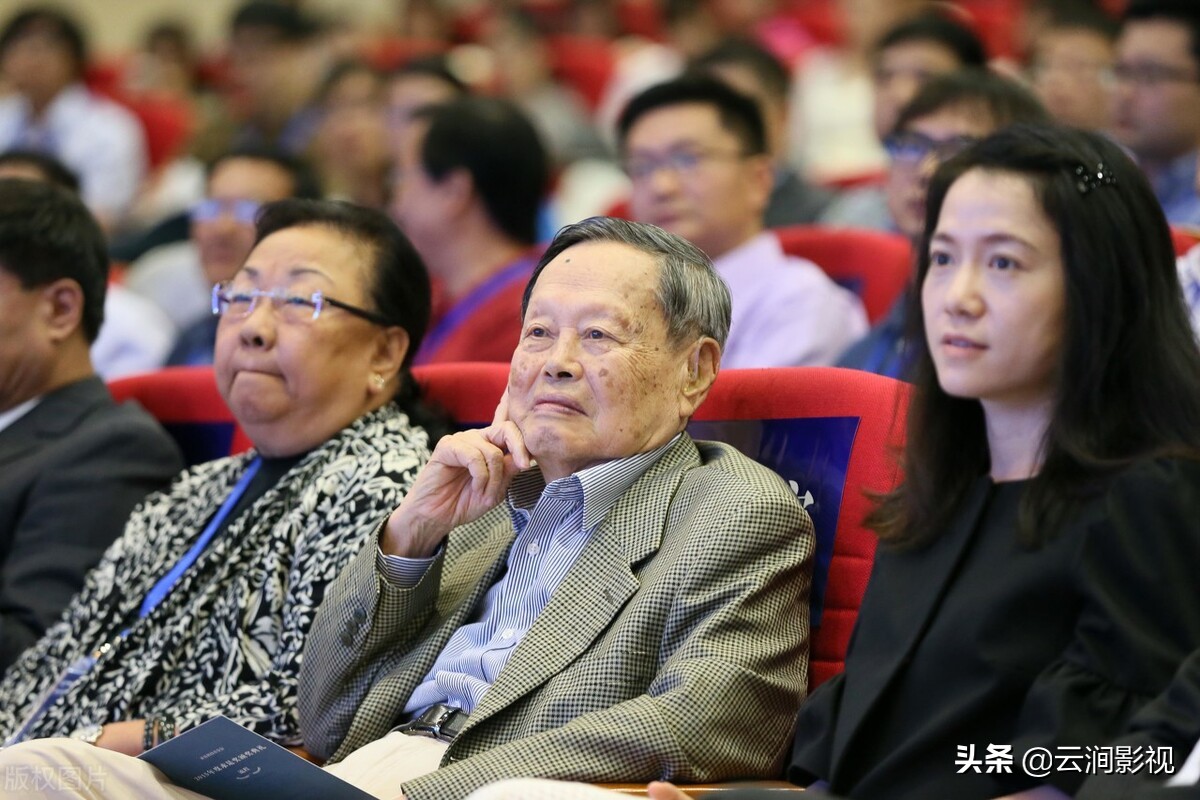 杨振宁翁帆哪一年结的婚,翁帆为什么要和杨振宁结婚