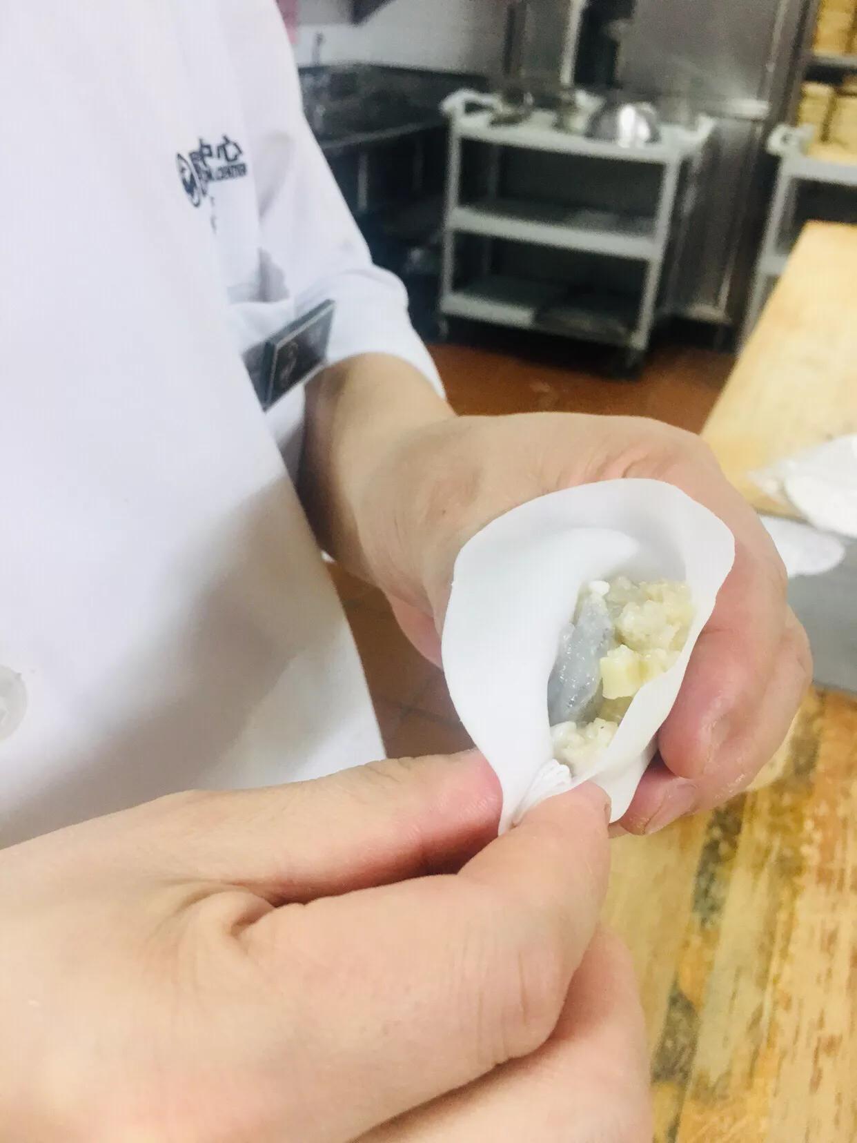 鲜虾韭菜鸡蛋蒸饺怎么调馅料好吃,菠菜胡萝卜鸡蛋木耳鲜虾馅蒸饺