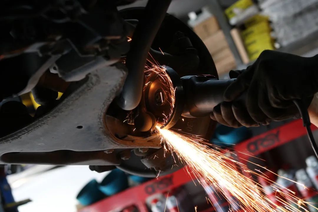 老车翻新修复三菱帕杰罗v97,帕杰罗v97整车整备翻新长视频