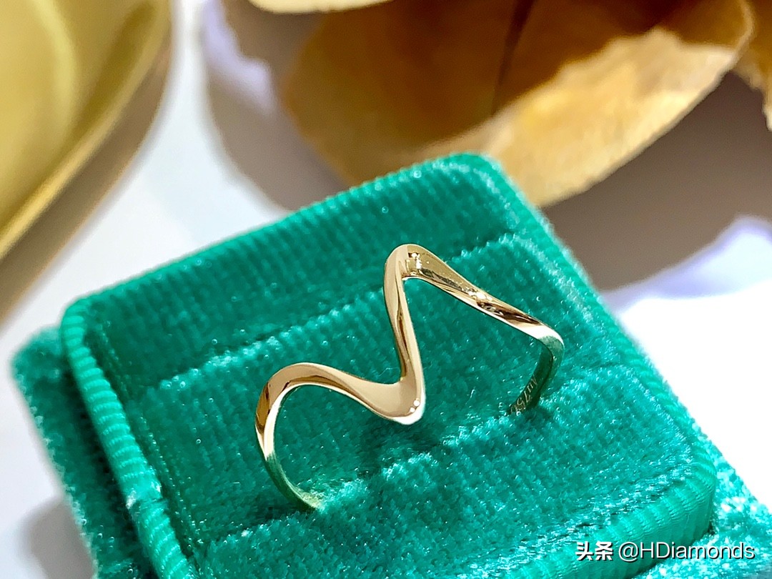 适合春夏的贵气感首饰,多彩首饰点缀细节不经意的时尚感