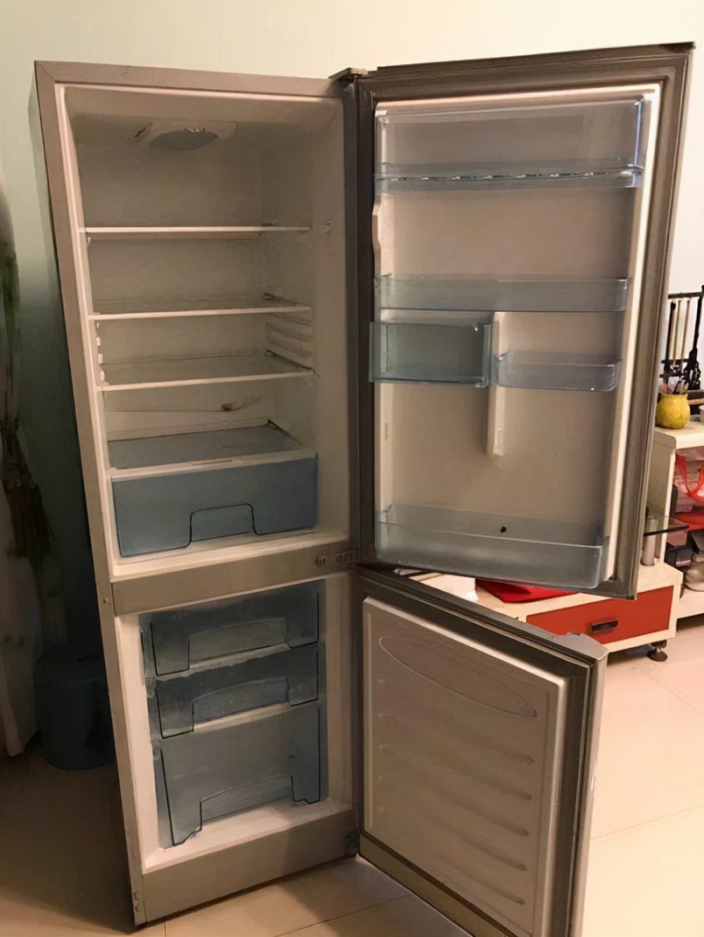 冰箱用了十来天断电可以吗,冰箱用半年断电一年会坏吗