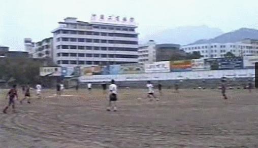 贵州都匀足球场室内,都匀杉木湖有没有足球场