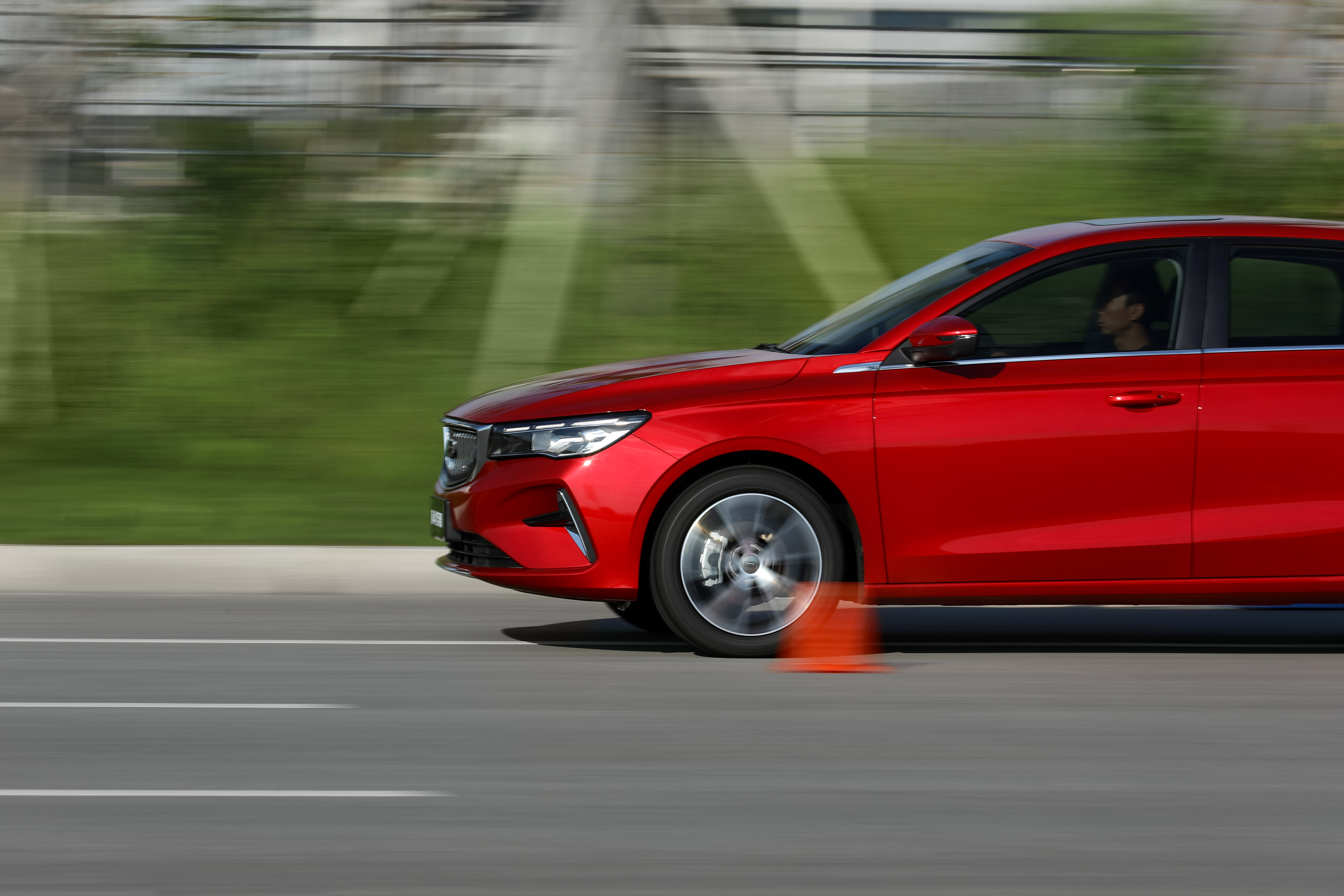 吉利帝豪第四代尊贵型路测,现象级和爆款区别