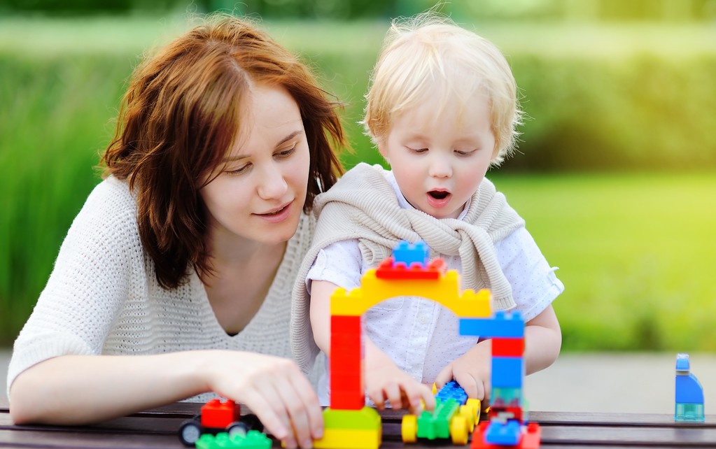 儿童色彩心理学的颜色代表什么,小孩对色彩的独特见解学习什么好