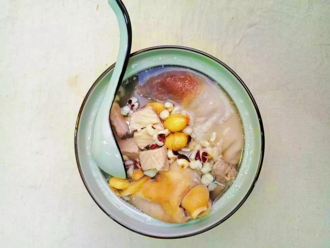 四川白果猪肚汤,白果猪肚鸡做法