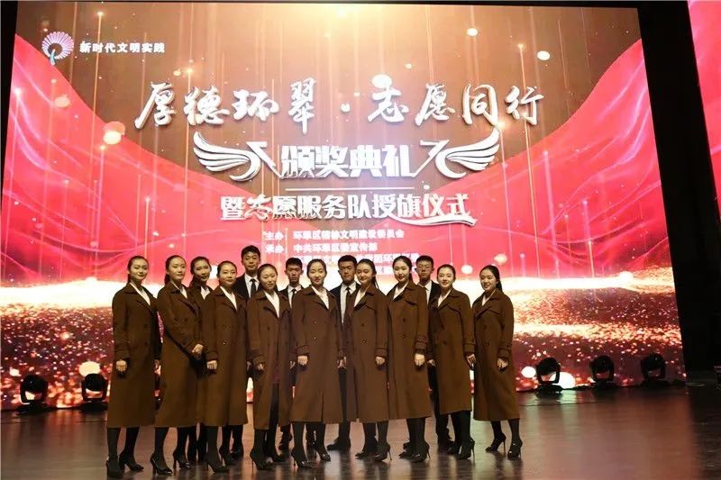 山东铝业职业学院空乘报的人多吗,山东铝业空乘专业礼仪