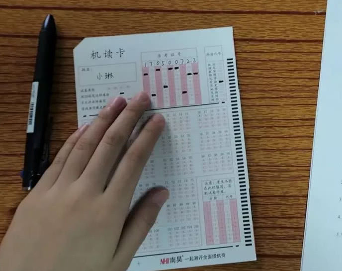 《天才枪手》看“作弊”万能公式，好成绩到底是拿什么换来的？