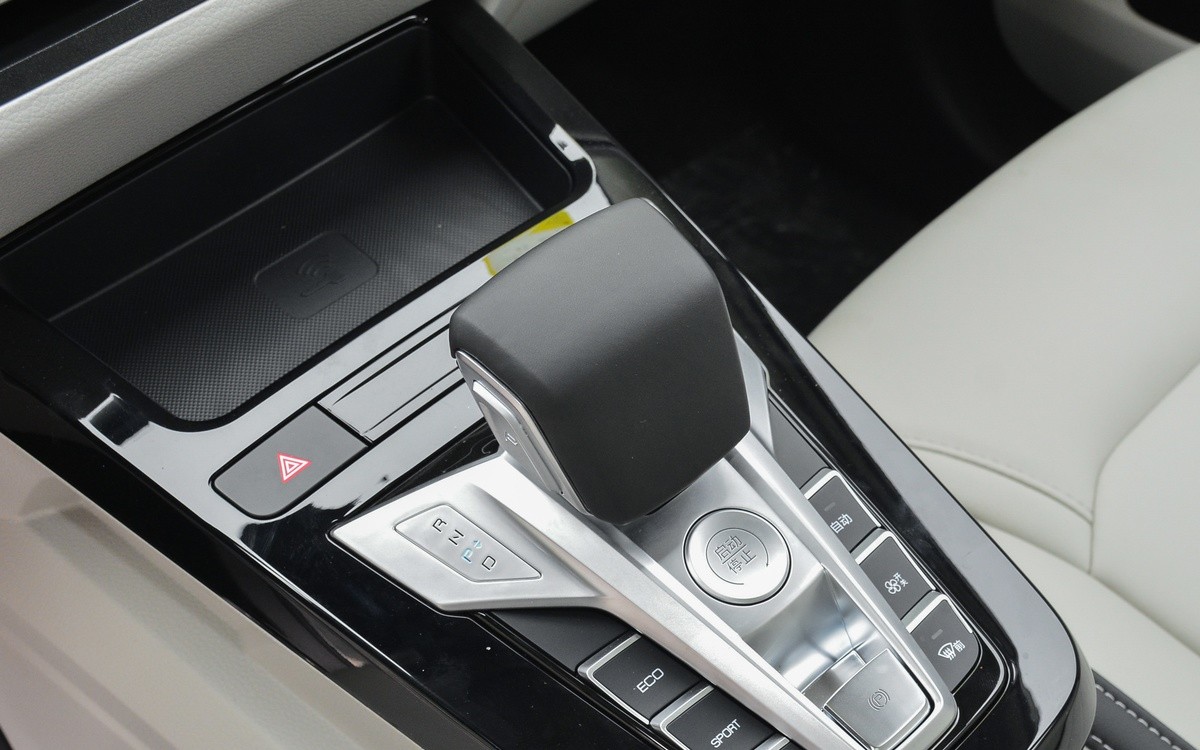 比亚迪未售最高端三十万纯电动suv,比亚迪新款纯电suv