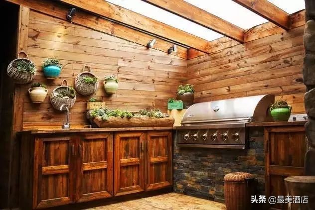 为一姑娘，10年他把30亩荒地打导致梦想家园，让人懂得真爱的意义