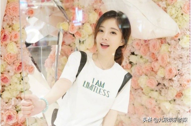 冯提莫直播回放肢体动作,冯提莫几年前直播视频