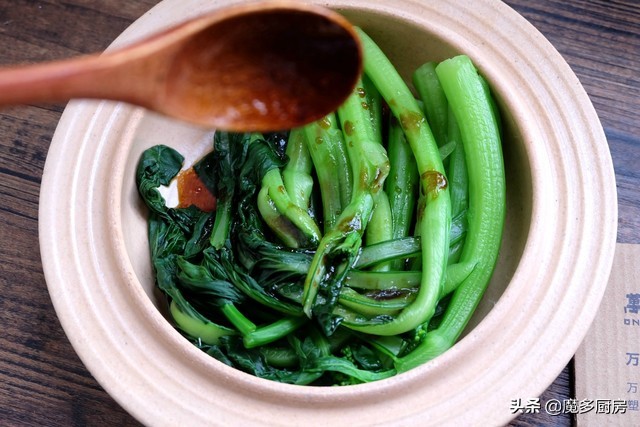 煲仔饭为什么比平常饭店好吃,在家最简单煲仔饭制作方法