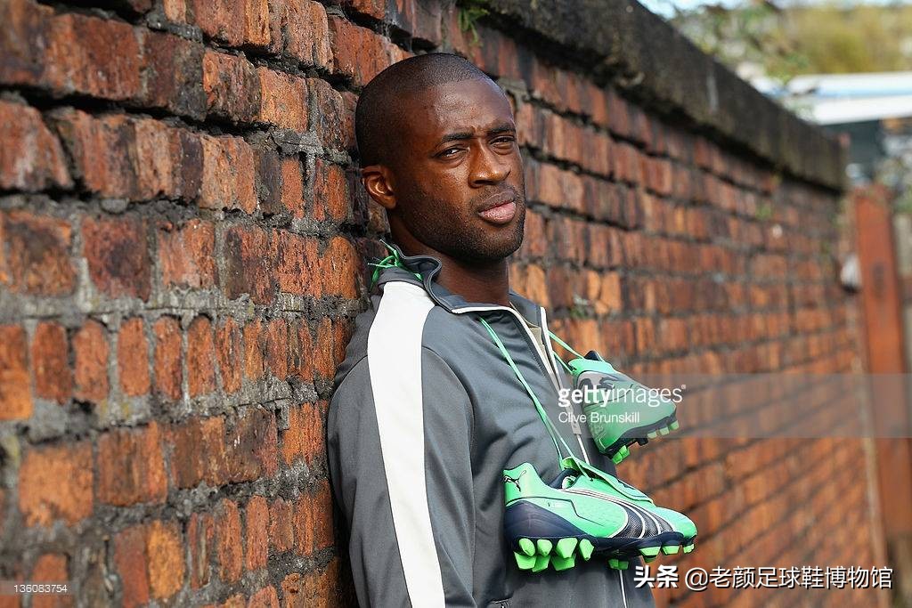 曾经风靡98世界杯的彩色pumaking，如今低调变身成贝莱林小黑鞋