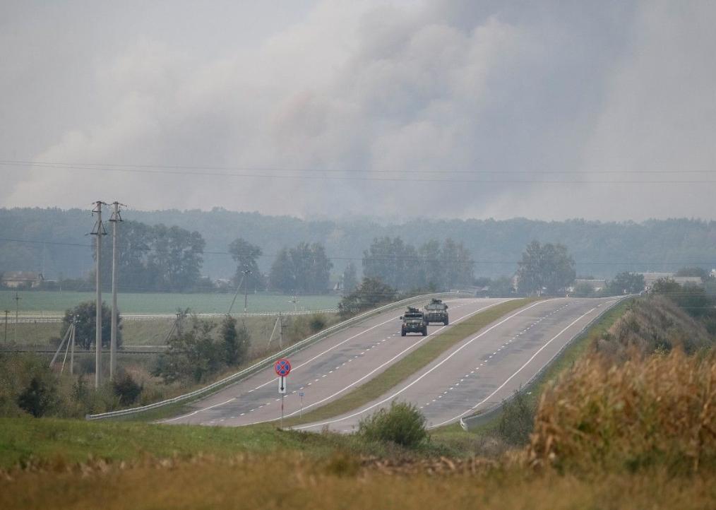 乌克兰重炮开火视频,乌克兰发射炮弹打中俄罗斯战俘营