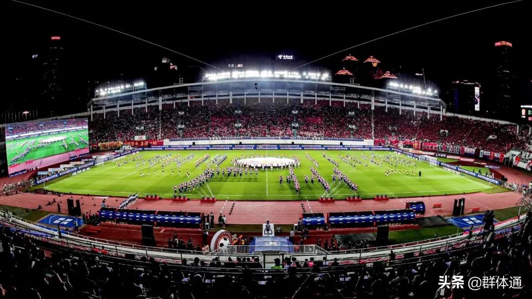 3万观众创疫情来全球之最首用载人无人机运送火神杯