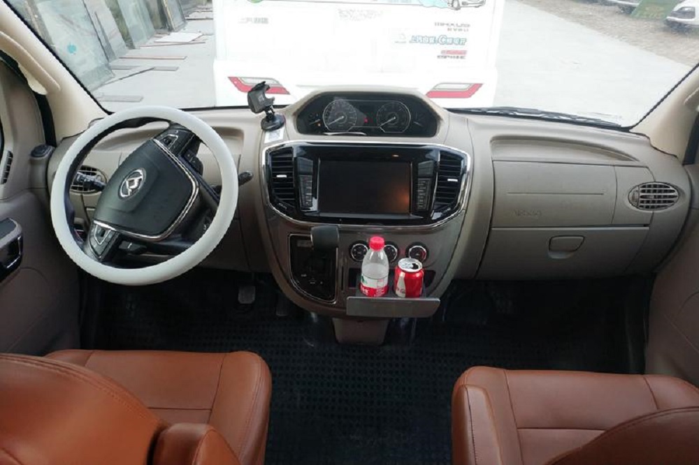 上汽大通v80柴油房车 (最新款大通短轴b型房车试驾)