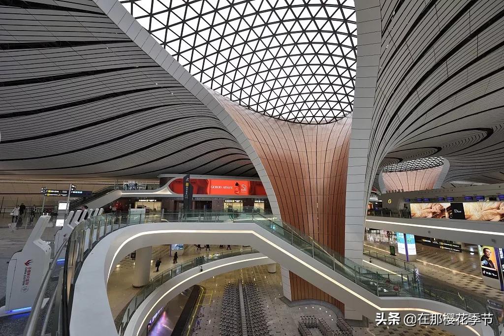 多地现场直击春运大幕今日开启,春运即将到来愿回家之路更顺畅